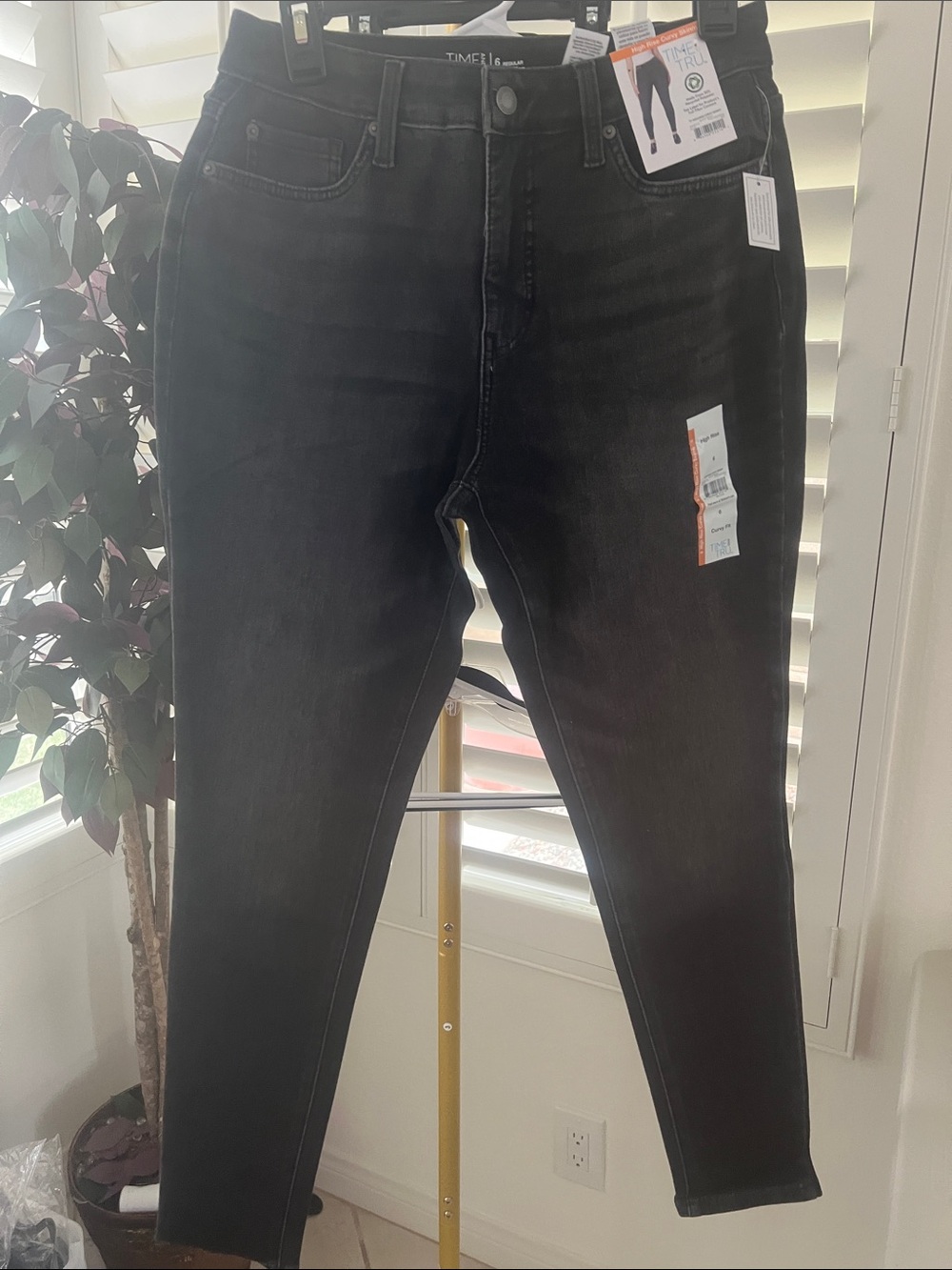 Time and Tru Black Skinny Men’s Jeans